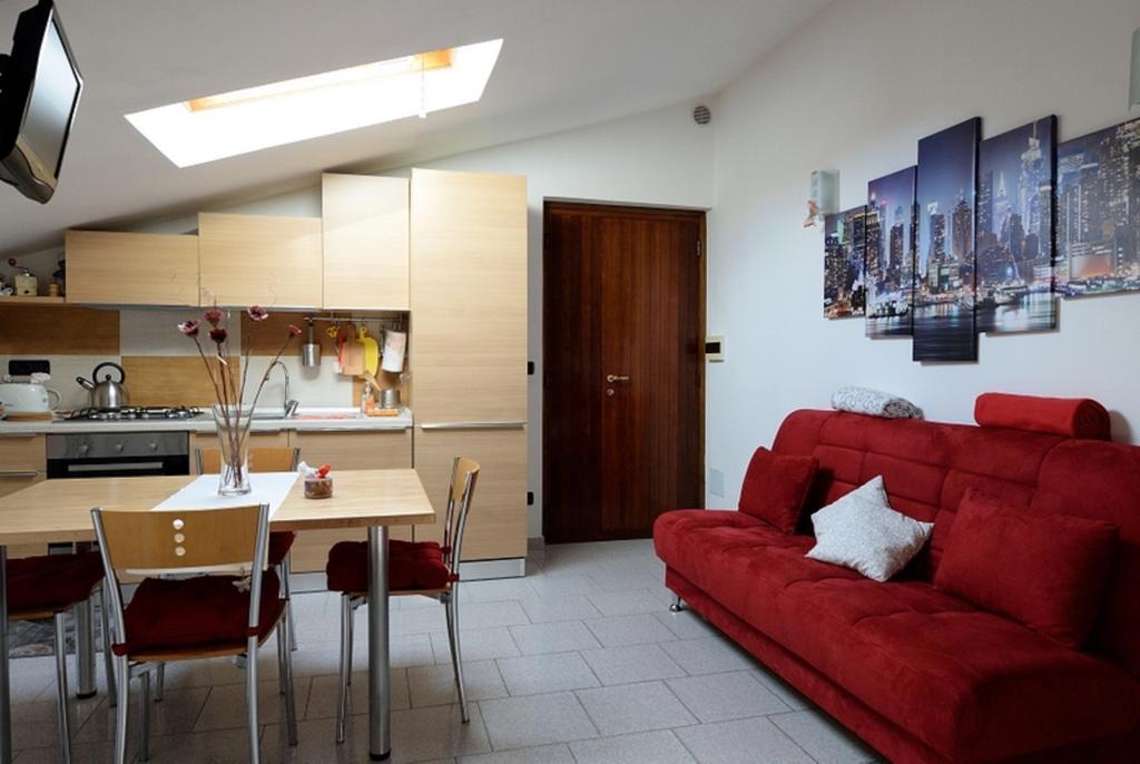 La Mansarda sul Lago Lezzeno Habitación foto